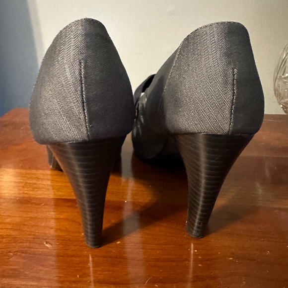 Ann Marino Bow Heels - Picture 4 of 6